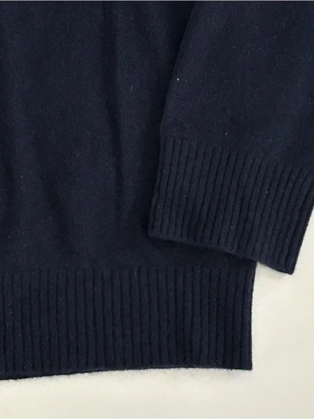 Qi Cashmere Turtleneck Sweater - Size L - Mens - Picture 5 of 12